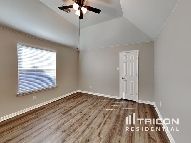 Building Photo - 125 Lake Trail Dr