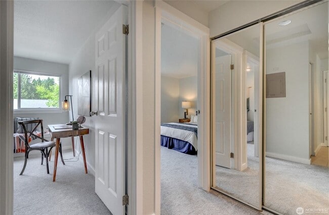 Building Photo - 2bd/1ba Kirkland Condo