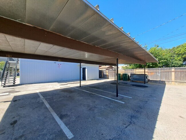 Building Photo - 3271 E Tyler Ave