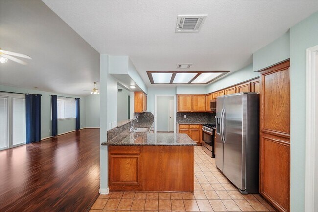 Building Photo - 17206 Park Lodge Dr