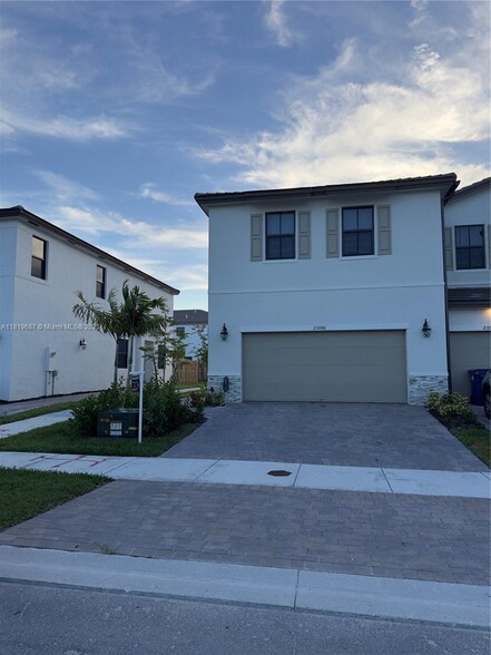 Primary Photo - 23086 SW 130th Ave
