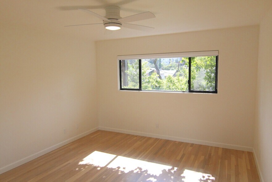 Building Photo - 6345 Primrose Ave