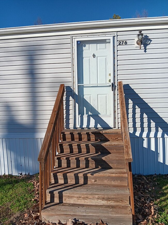 Building Photo - COMING SOON! 2-Bedroom Mobile Home in Lexi...