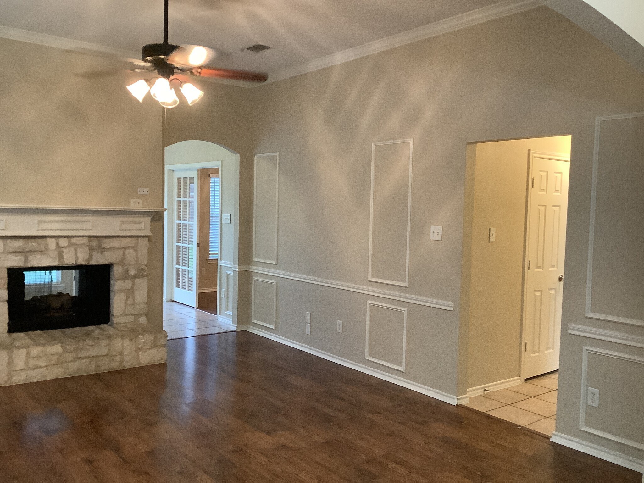 Building Photo - 4410 Shady Elm Dr