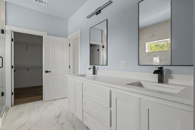 Building Photo - 1116 E Oleander St