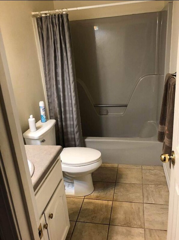 Building Photo - 11 Henry Ct