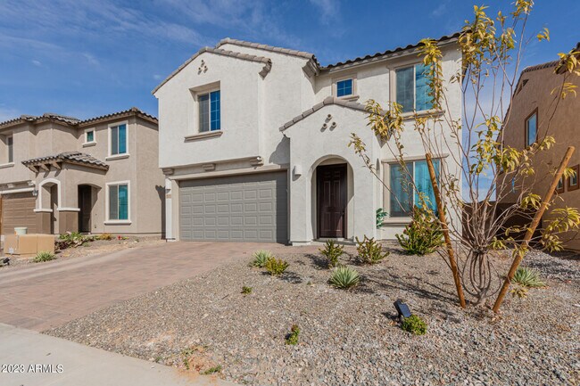 Building Photo - 19740 W Palo Verde Dr