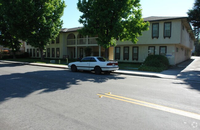 Building Photo - Sara-Vale Apartments