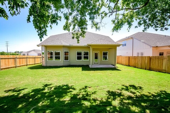 Building Photo - 107 Greenspire Downs Dr
