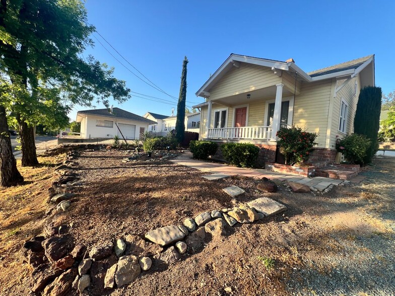 Building Photo - 314 S Arroyo Seco St