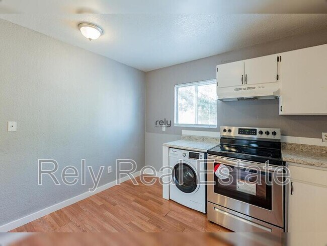 Building Photo - 12740 W Amy Dr