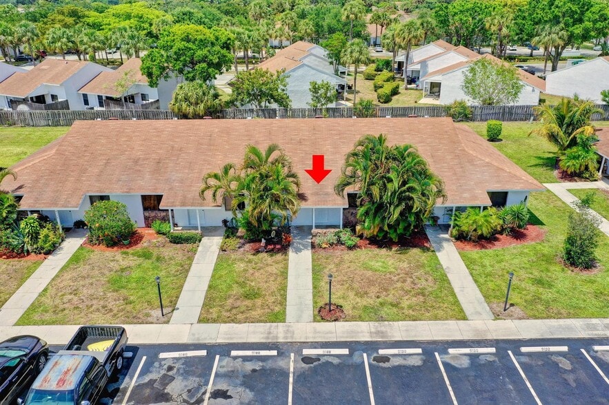 Building Photo - 9186 Roan Ln