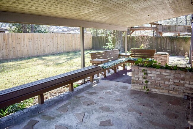 Building Photo - 7 Woody Creek Dr