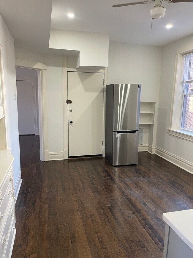 Building Photo - 3707 W Augusta Blvd