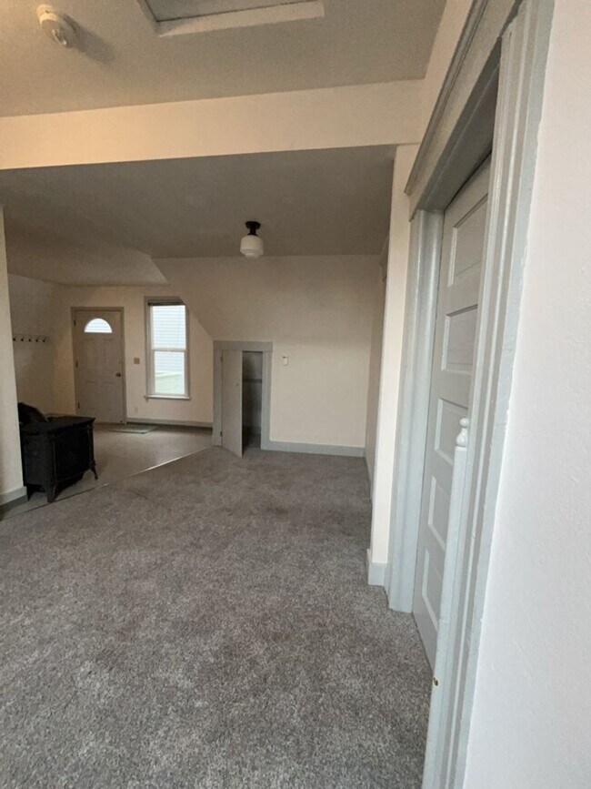 Building Photo - 1318 High St