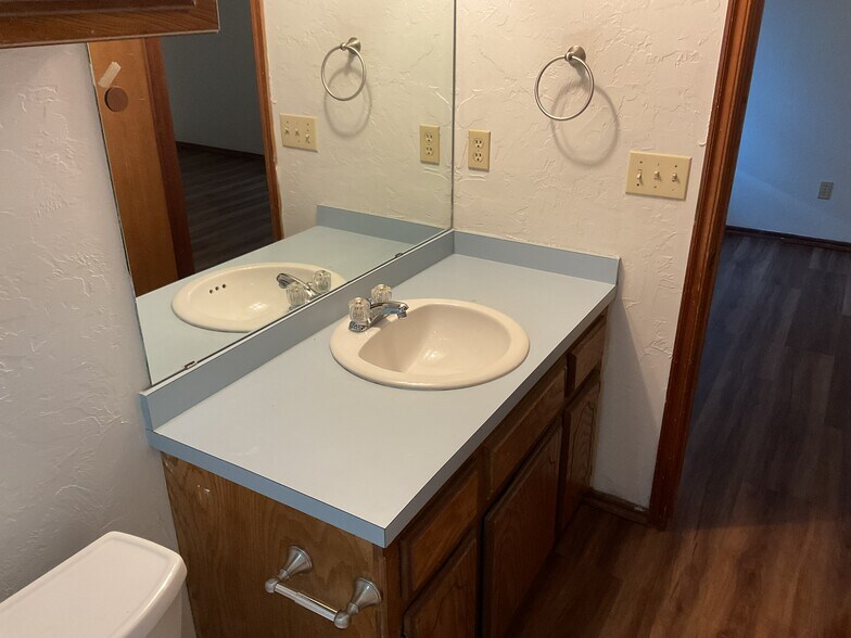 Building Photo - 3213 Dove Crossing Dr