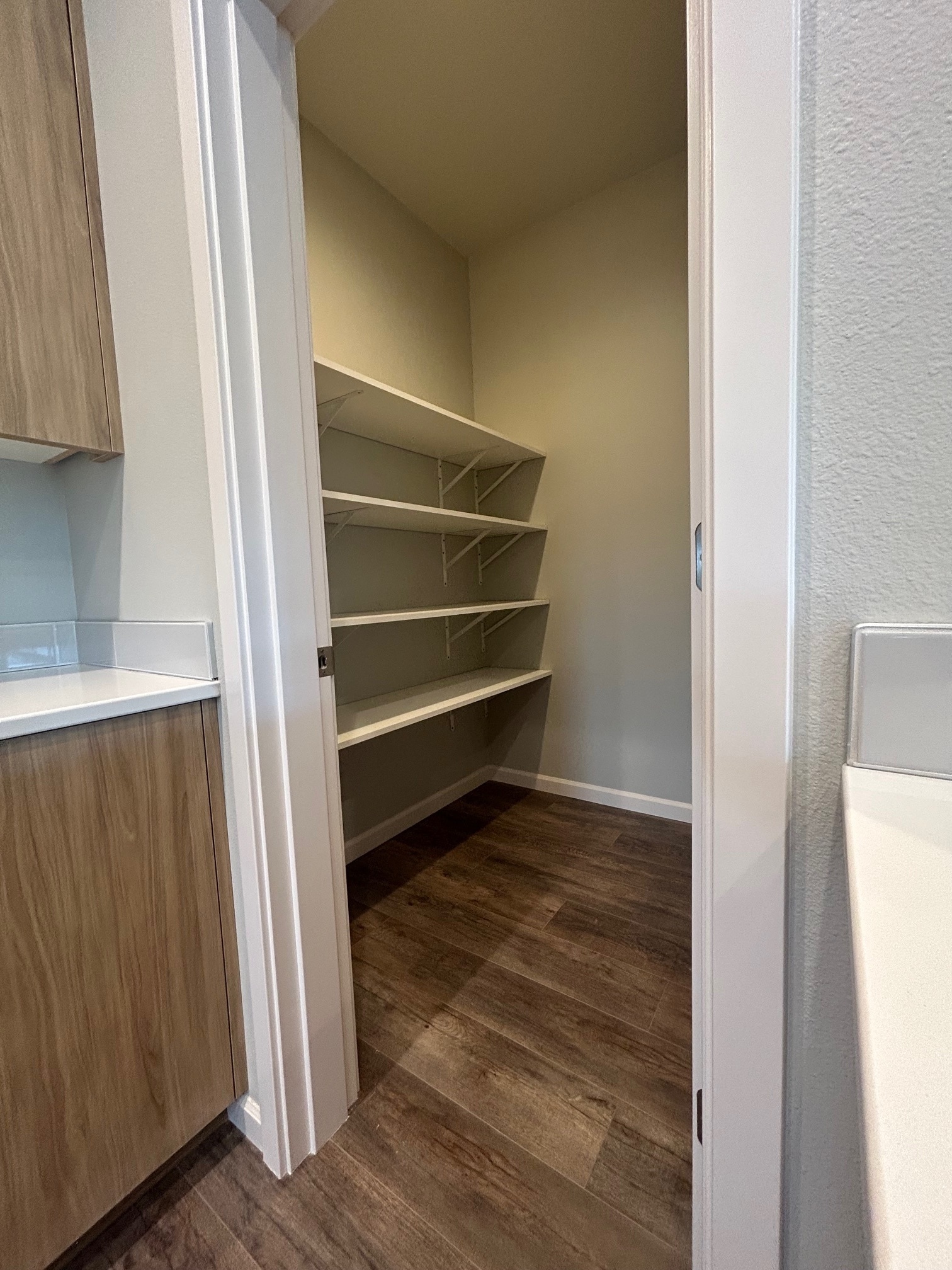 Building Photo - 1370 SW Obsidian Ave