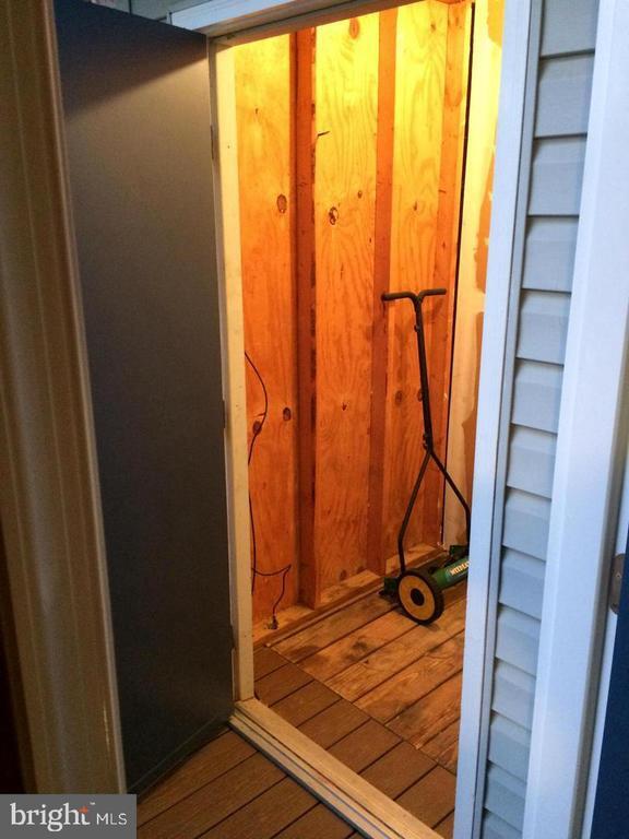 Building Photo - 105 Little River Dr