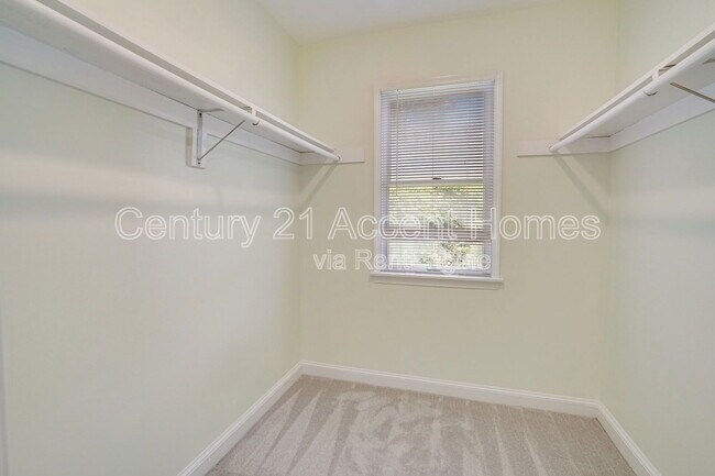 Building Photo - 4916 Chowan Ave