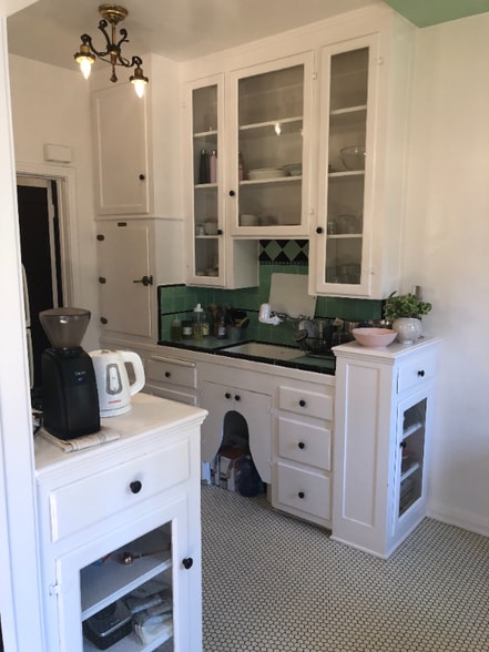 Building Photo - 655 S Dunsmuir Ave