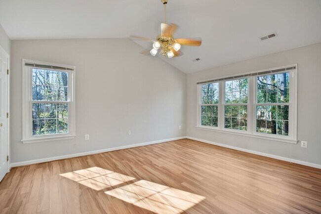 Building Photo - 655 Lancaster St