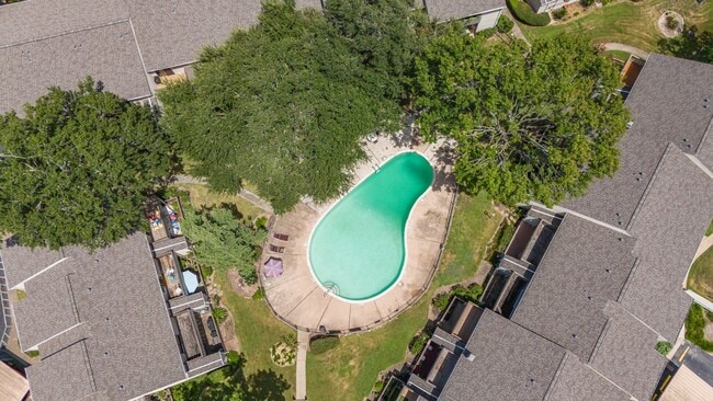 Building Photo - 5005 Georgi Ln