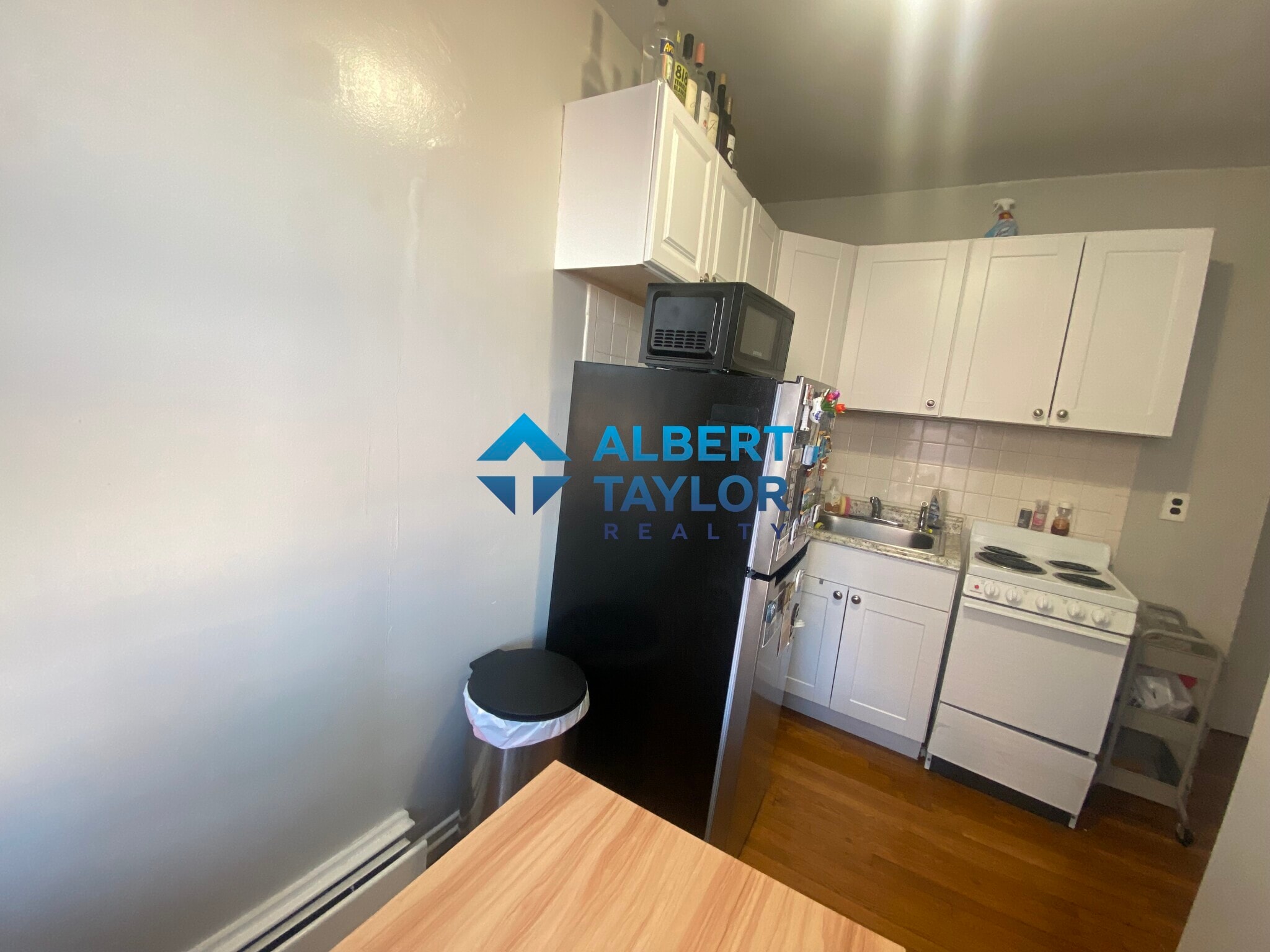 Building Photo - 36 Garden St