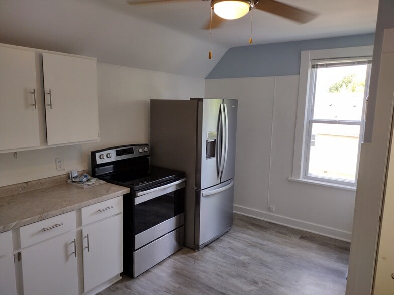 Building Photo - 8240 W Cold Spring Rd