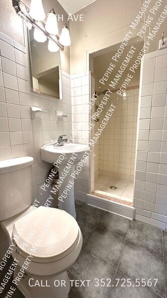 Building Photo - 821 NE 8th Ave