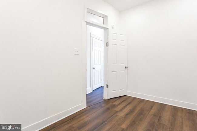 Building Photo - 2212 W Fayette St