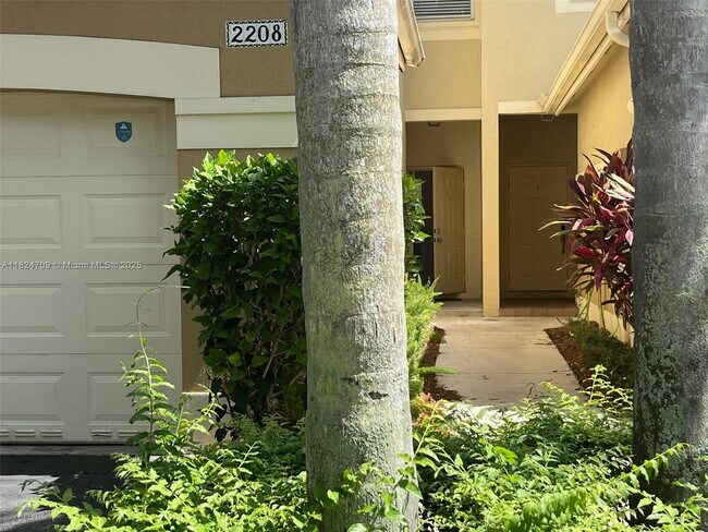Building Photo - 2208 Ensenada Terrace