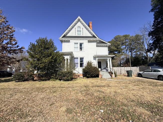 Building Photo - 124 Linden Ave