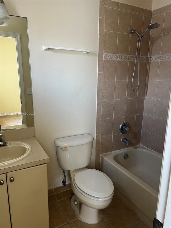 Building Photo - 2201 SE 24th Pl