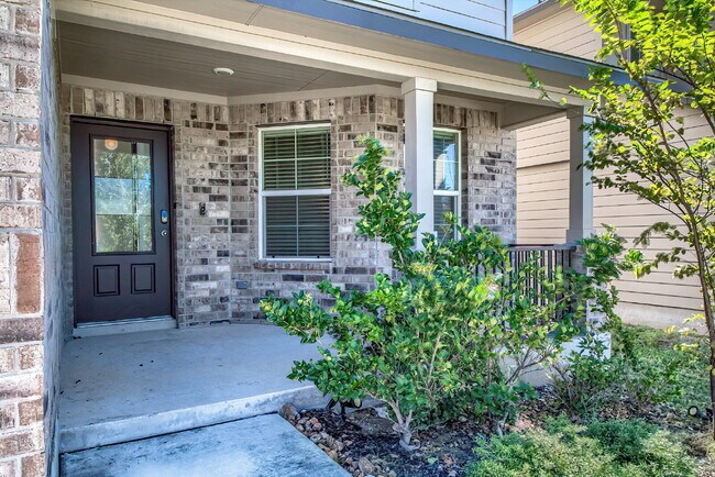 Building Photo - Stunning 4-bedroom offering 50% OFF first month's rent!!