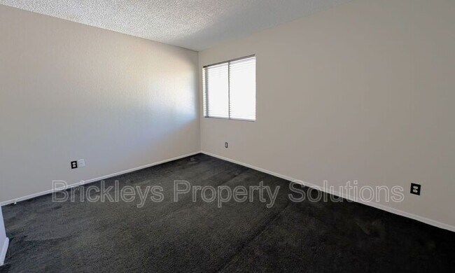 Building Photo - 1878 E Sheffield Ct