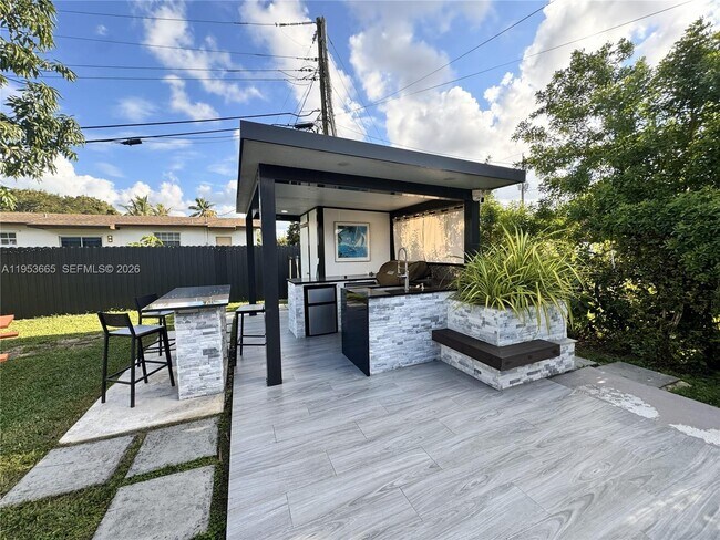 Building Photo - 10394 Fairway Heights Blvd