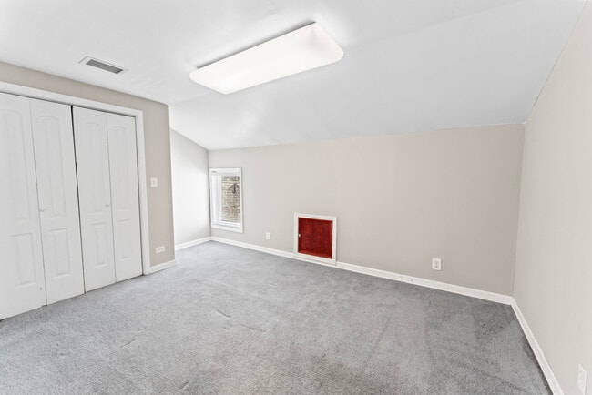 Building Photo - 2916 Oakwood Ave