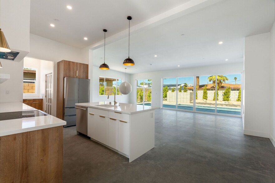 Building Photo - 416 Rosa Parks Rd