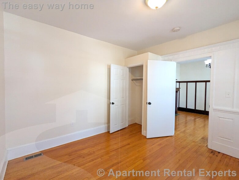 Building Photo - 108 W Quincy St