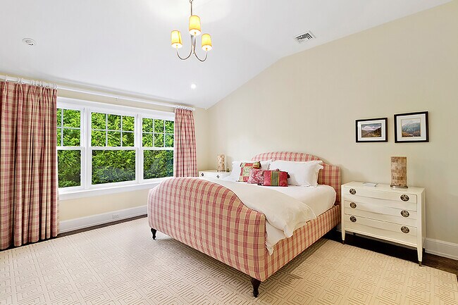 Building Photo - 95 Meadowmere Pl