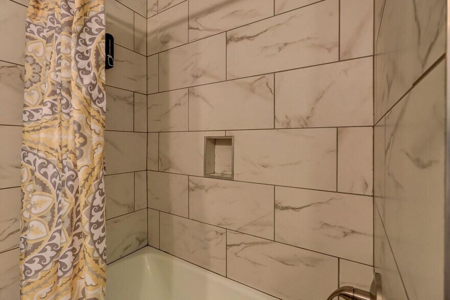 Building Photo - 400 William Hilton Pkwy