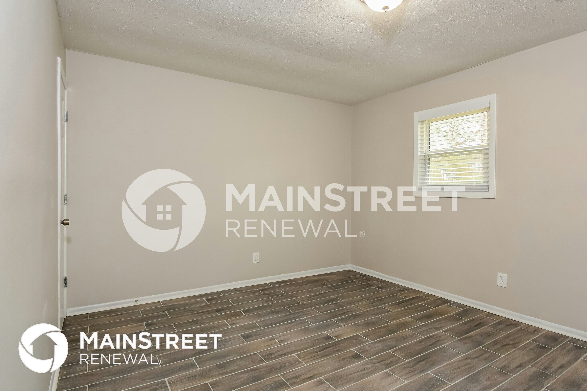 Building Photo - 3715 Meadowview Dr