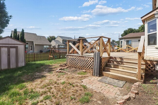 Building Photo - 761 Erin St