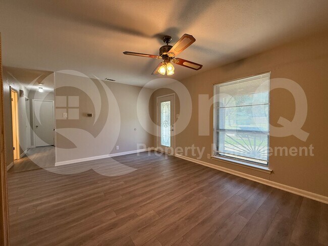 Building Photo - 362 S Shore Pl