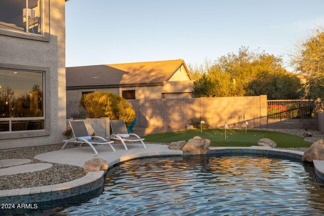 Building Photo - 3055 N Red Mountain