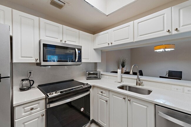 Building Photo - 2809 Amalei Dr