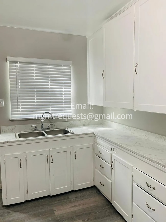 Building Photo - 4228 Tenth St, Unit 4232