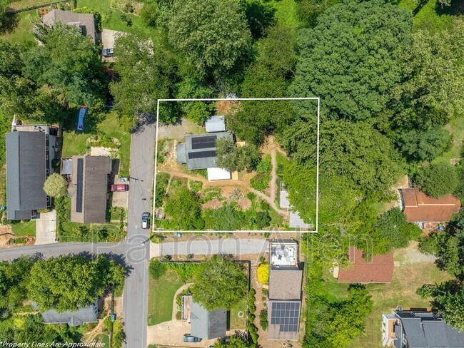 Building Photo - 81 5th Ave