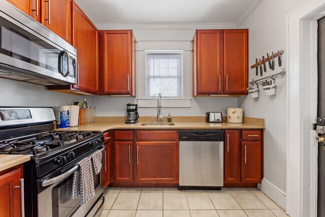 Building Photo - 800 Magnolia Ave