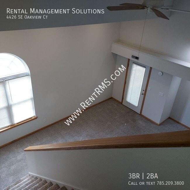 Building Photo - 4426 SE Oakview Ct